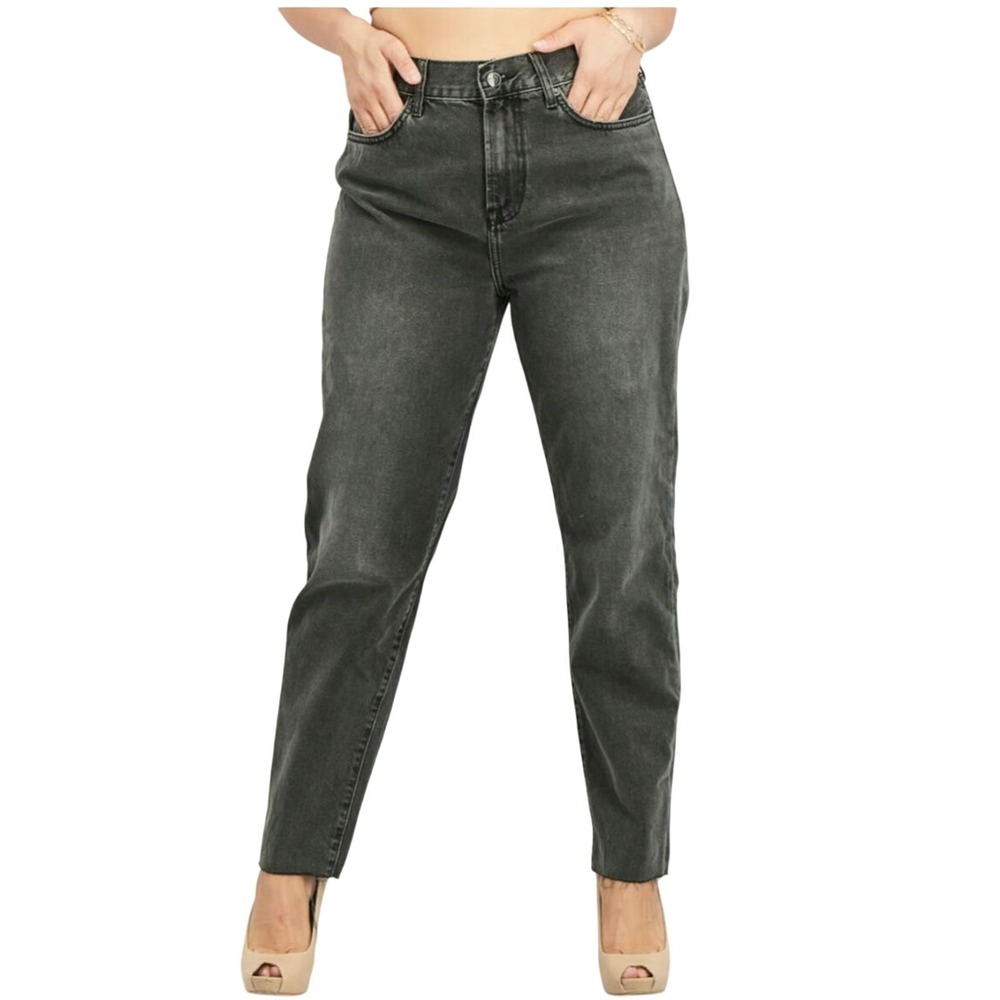 Forever 21 Mom Jeans Size 30 Relaxed High Rise Tapered Leg Washed Black Raw Hem